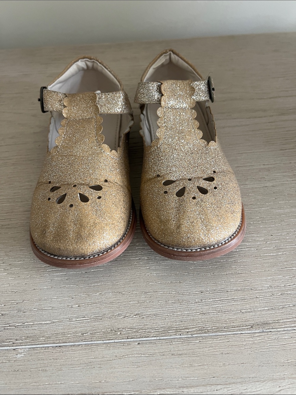 Felix & Flora girls gold glitter Mary Jane dress shoes size 12